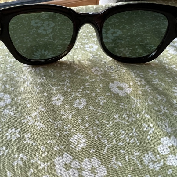 Ray Ban sunglasses - Picture 2 of 3